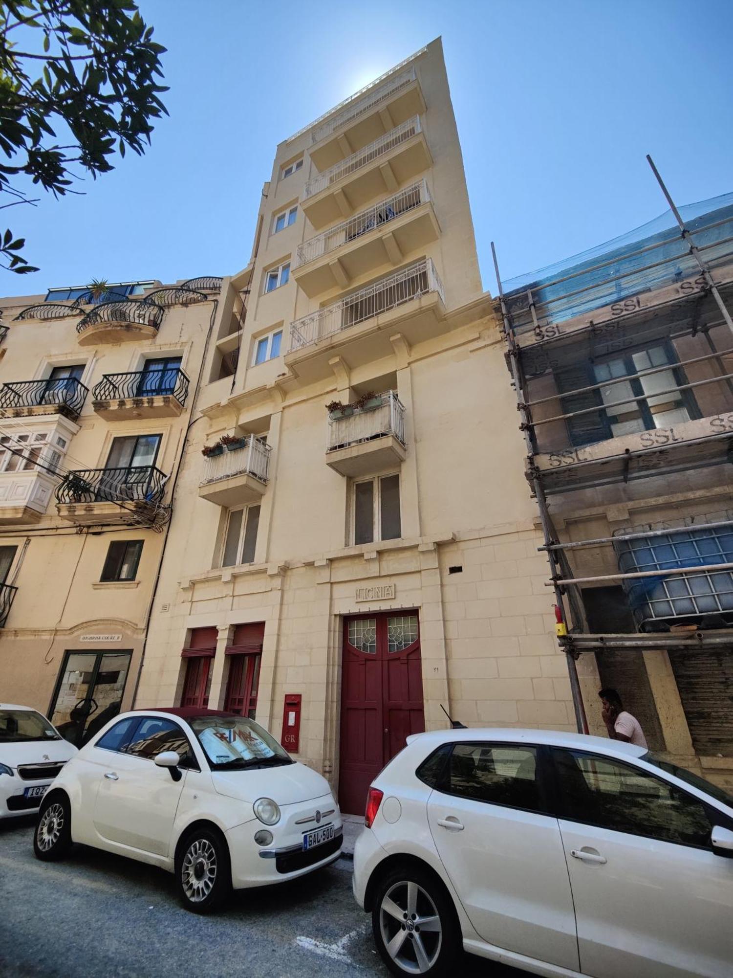 Central Modern Sliema 2 Bedroom Apartment Bagian luar foto